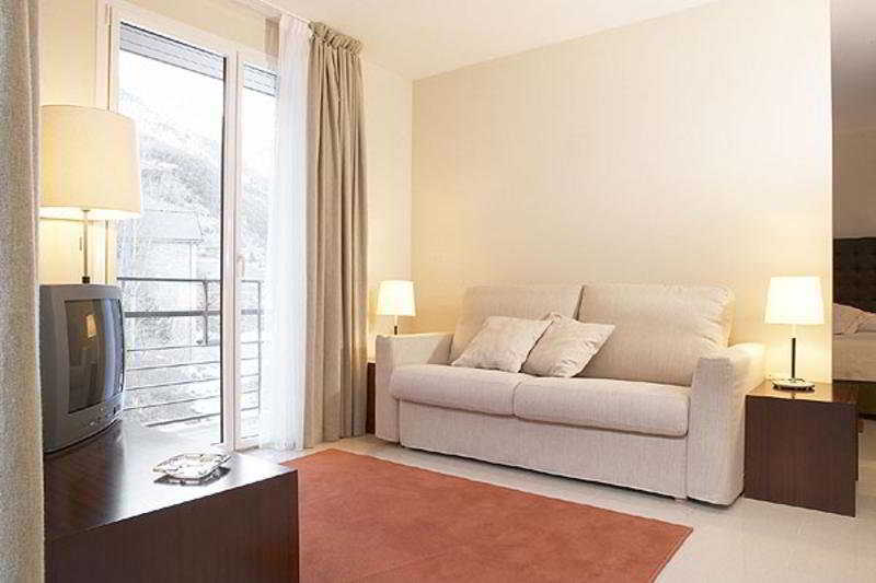 Hotel Mu La Cortinada Phòng bức ảnh