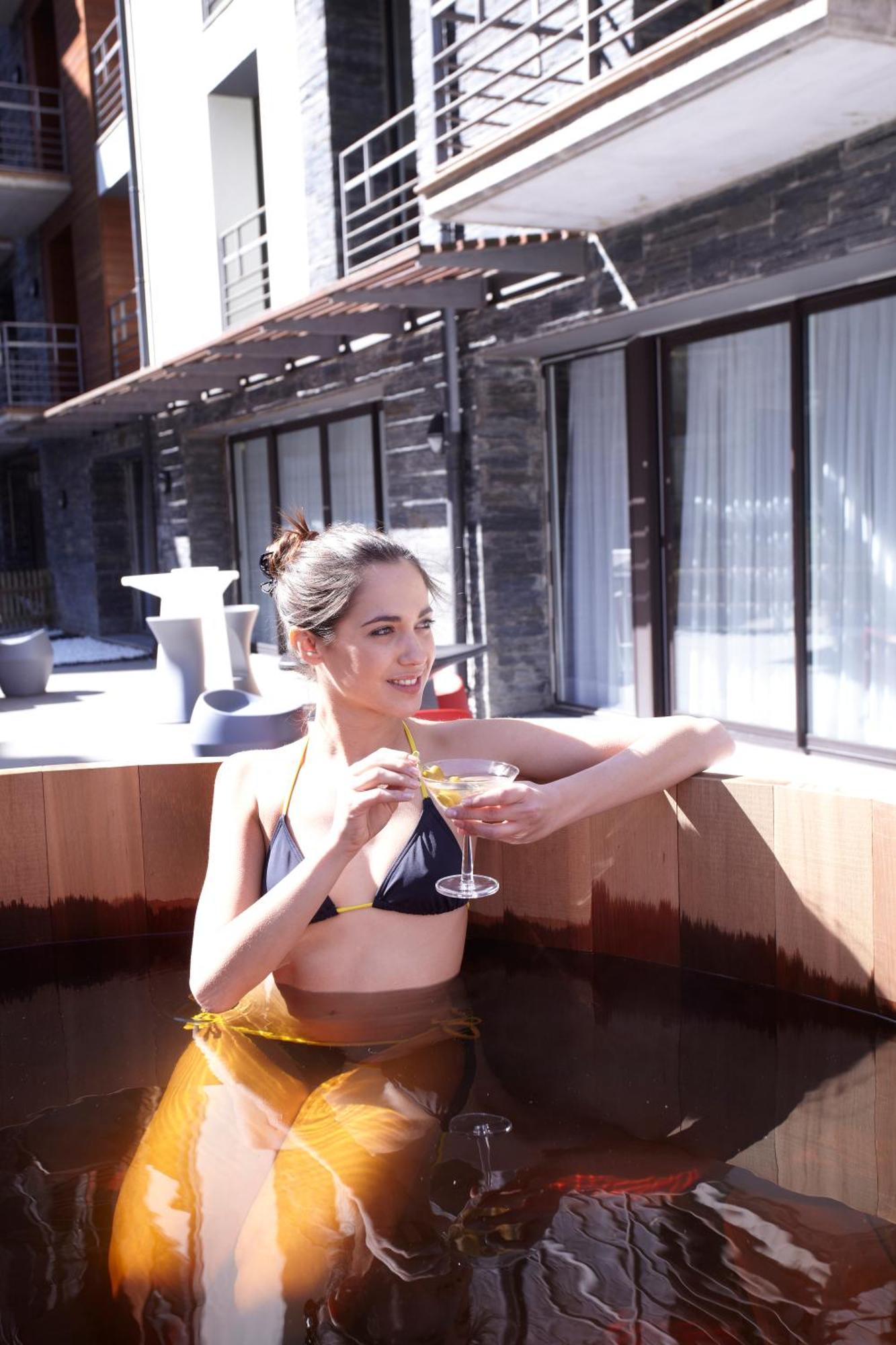 Hotel Mu La Cortinada Ngoại thất bức ảnh