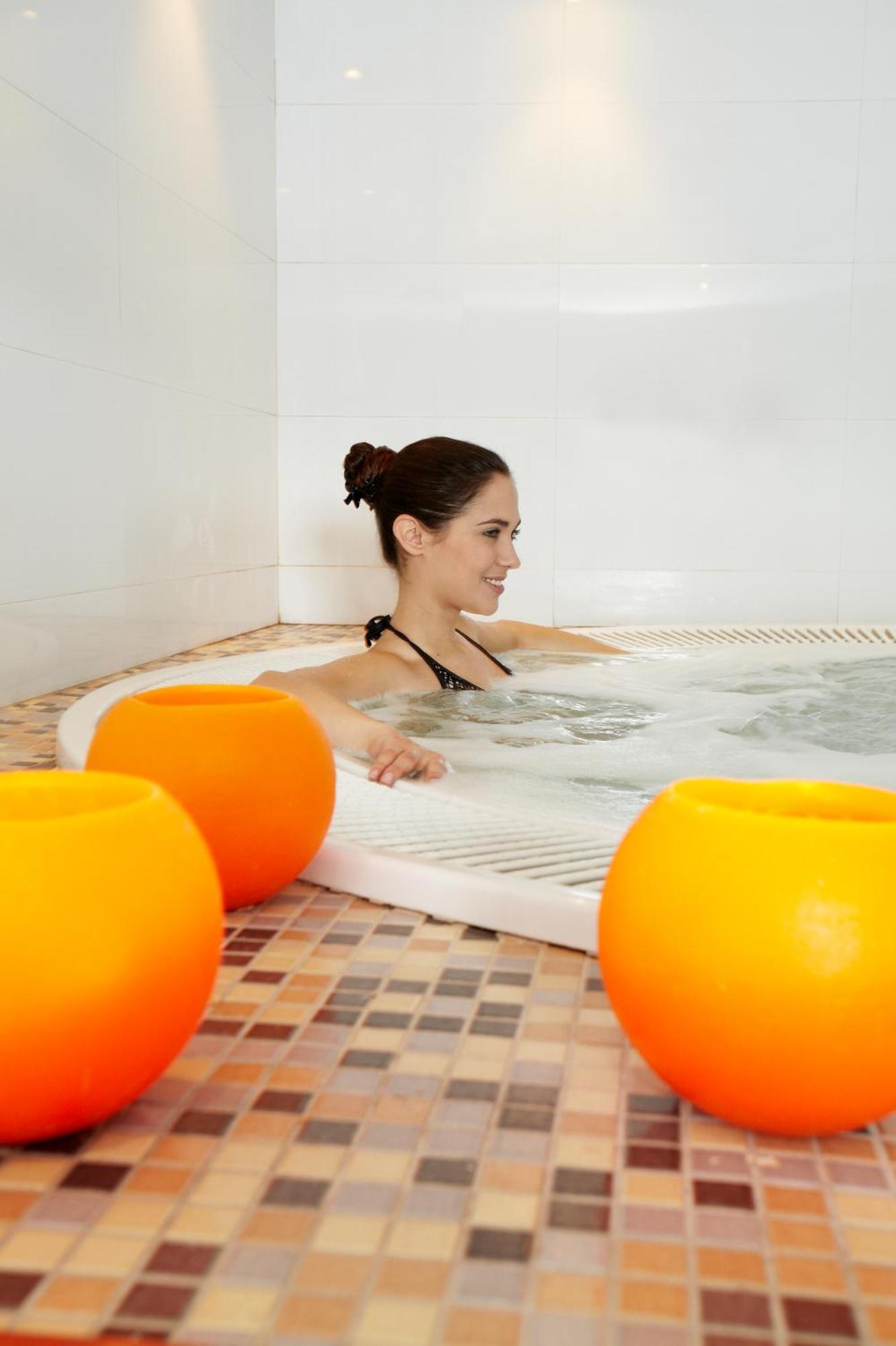 Hotel Mu La Cortinada Ngoại thất bức ảnh
