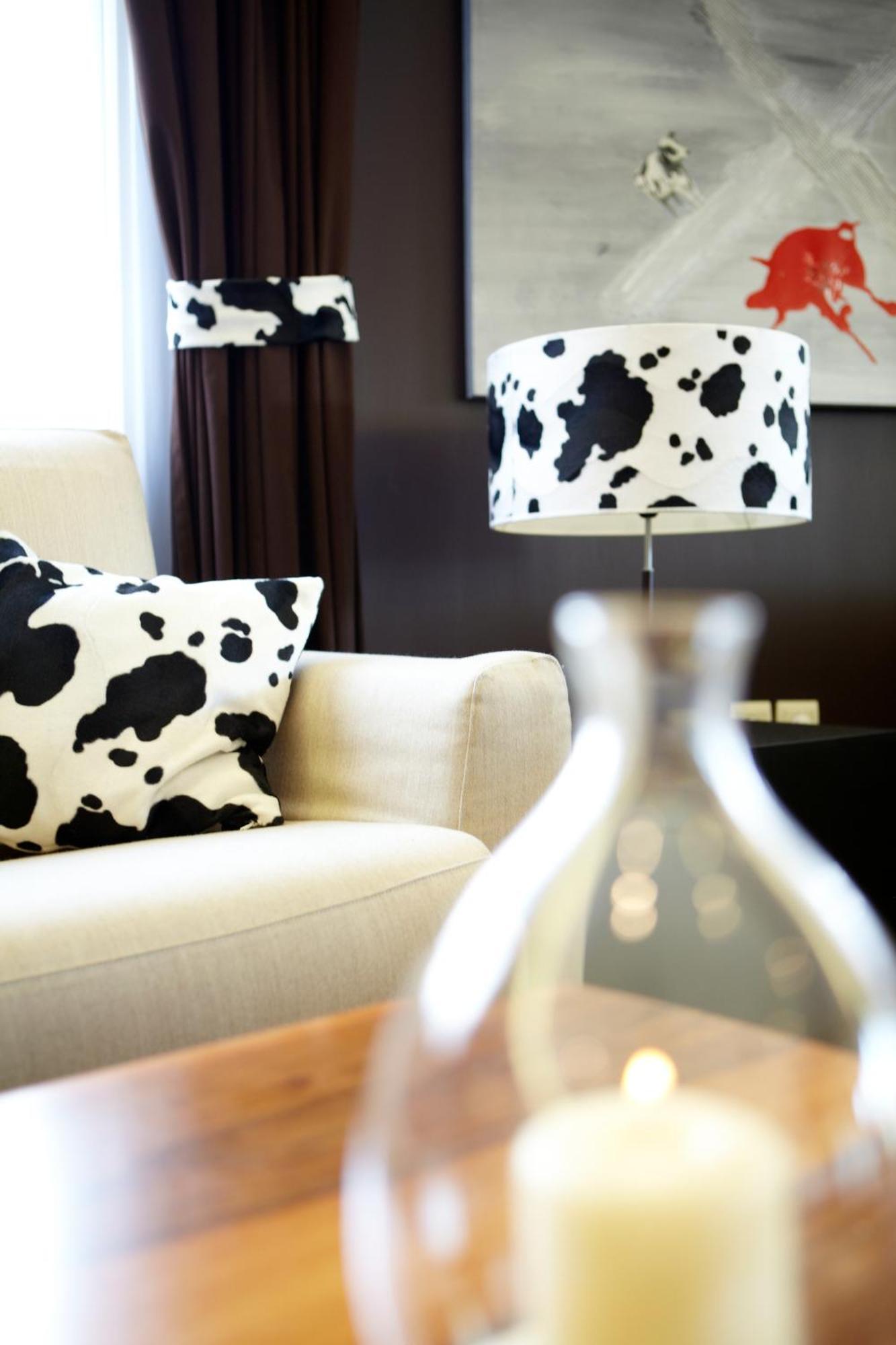 Hotel Mu La Cortinada Phòng bức ảnh