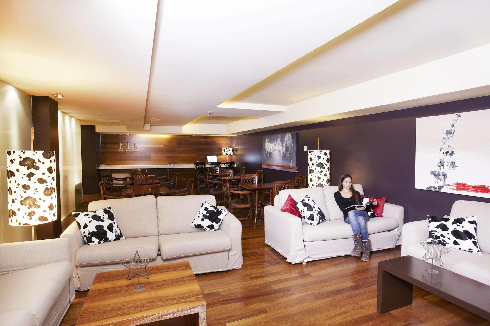 Hotel Mu La Cortinada Ngoại thất bức ảnh