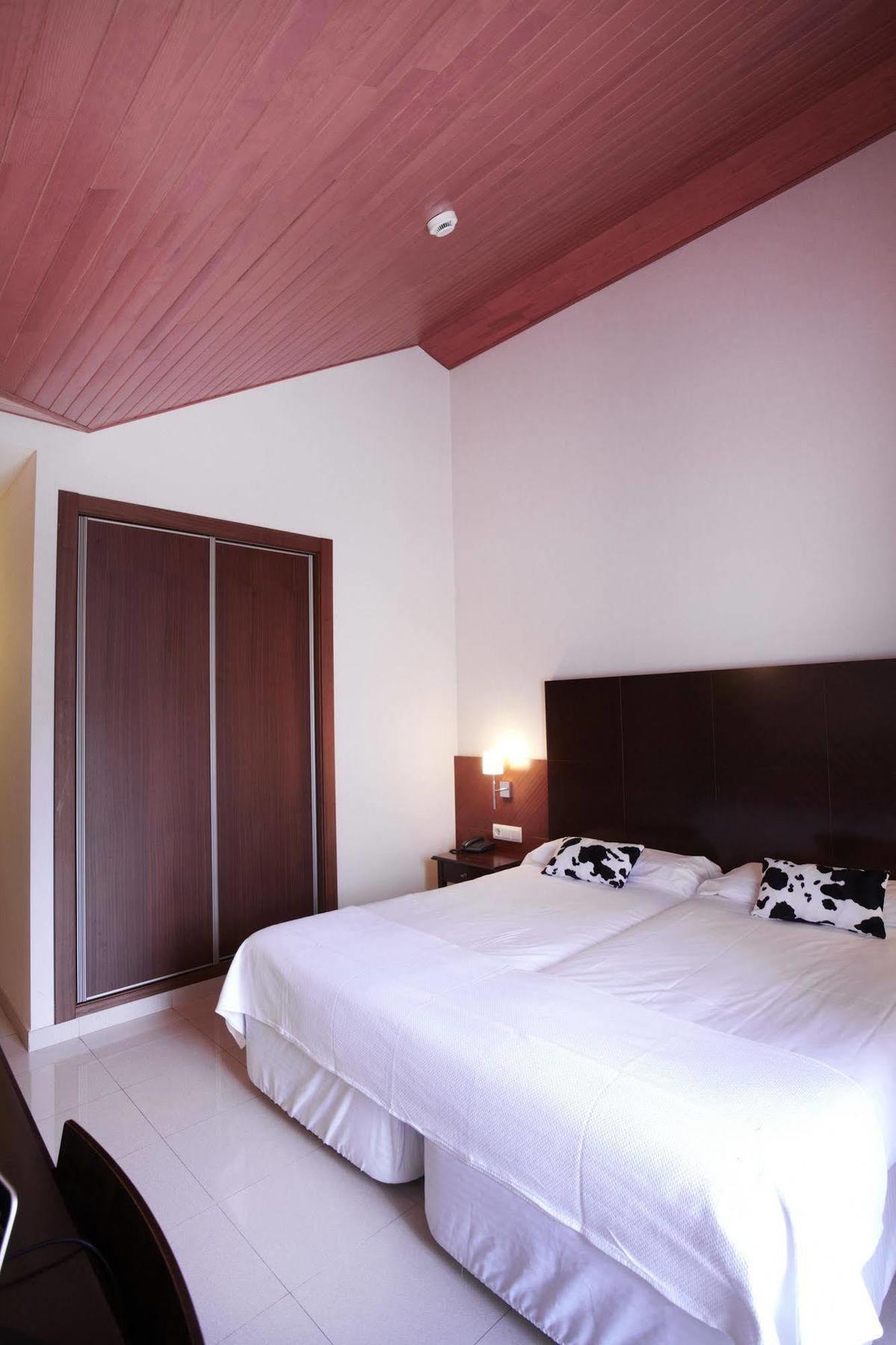 Hotel Mu La Cortinada Ngoại thất bức ảnh