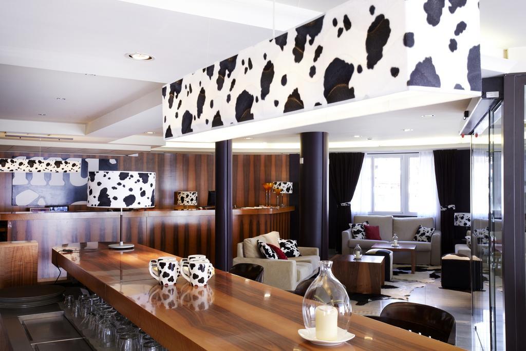 Hotel Mu La Cortinada Ngoại thất bức ảnh